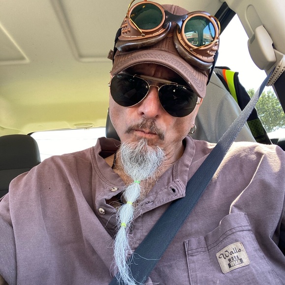 Meet your Posher, Mark - Picture 2 of 2